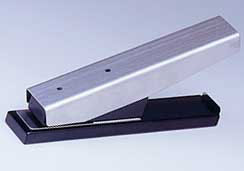 Perforateur pour trou passant