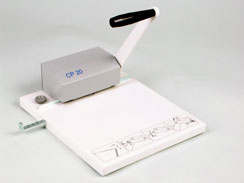 Perforateur pour calendriers (demi lune) CP20